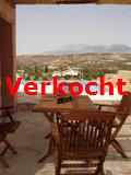 terras met het zwembad